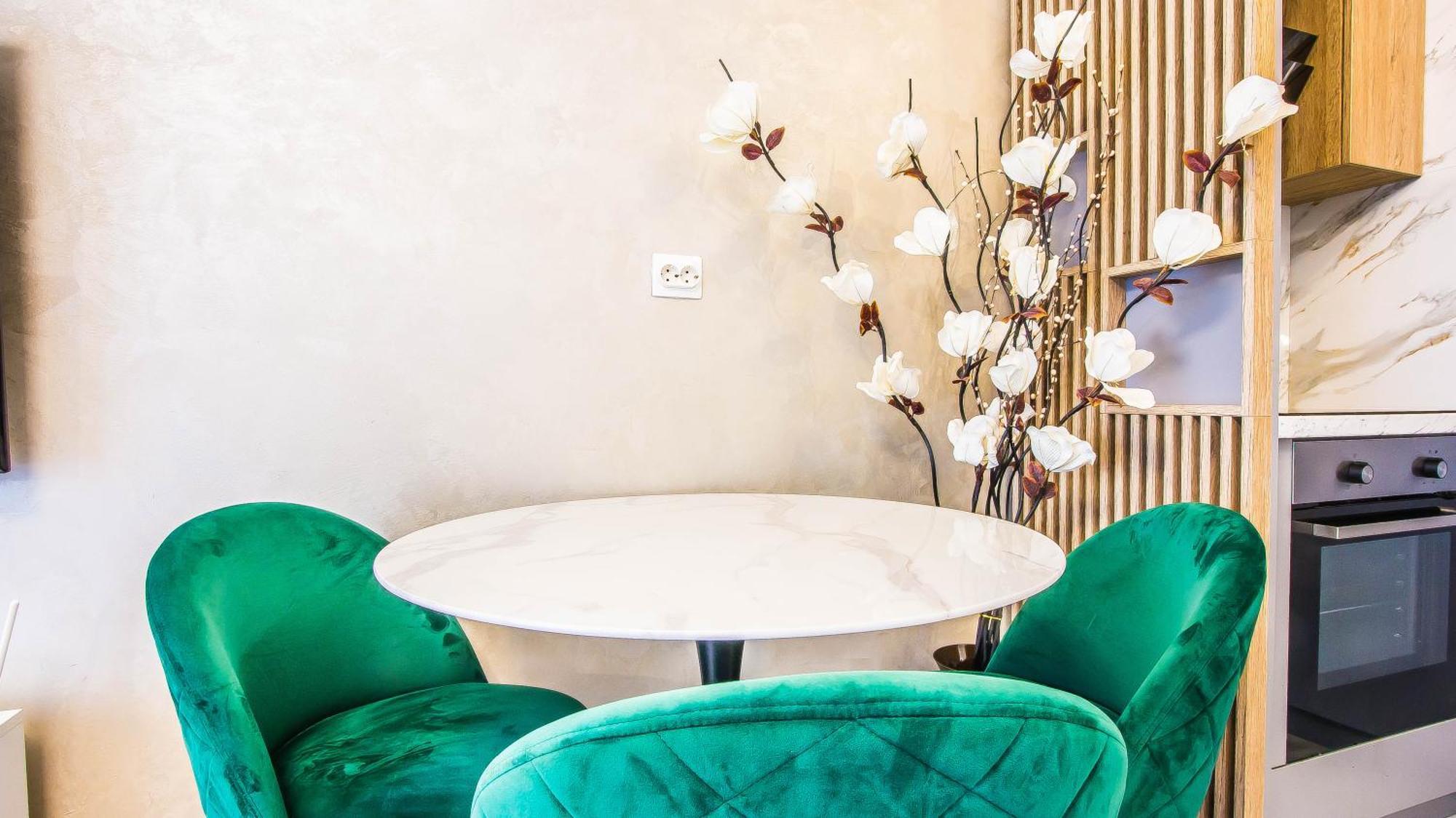 Luxury Mihai Bravu *